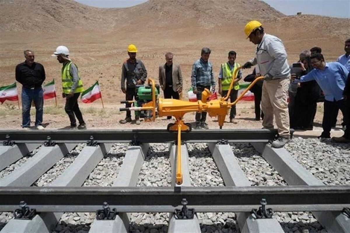 با ریل ذوب آهن اصفهان، خاش به ایرانشهر می‌رسد