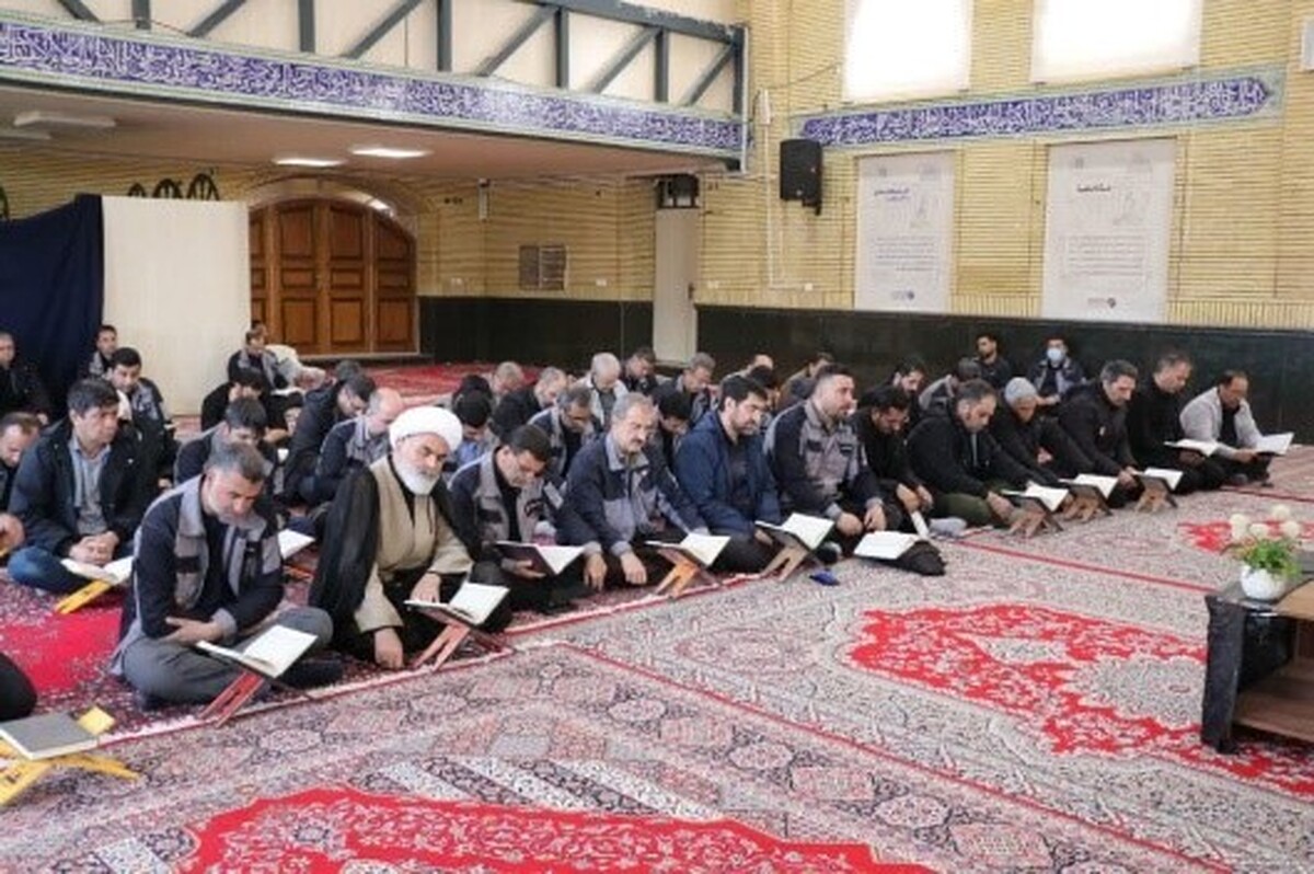 مراسم گرامی‌داشت شهادت رهبری در شرکت آلومینای ایران برگزار شد