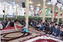 حضور کارکنان شرکت آلومینای ایران در مراسم نماز جمعه هم‌زمان با روز کارگر