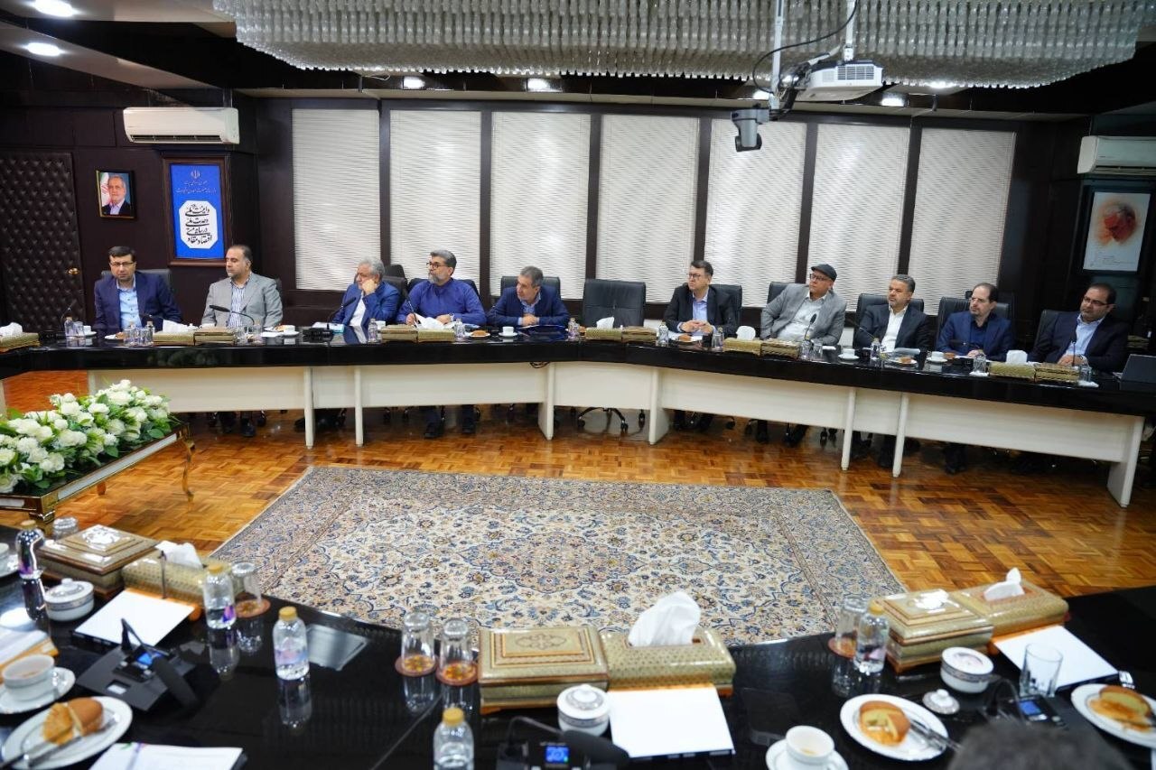 تقدیر معاون اجرایی رئیس‌جمهور از مجموعه وزارت صمت/ حمایت‌های گسترده دولت برای پشتیبانی از واحد‌های تولیدی آسیب‌دیده
