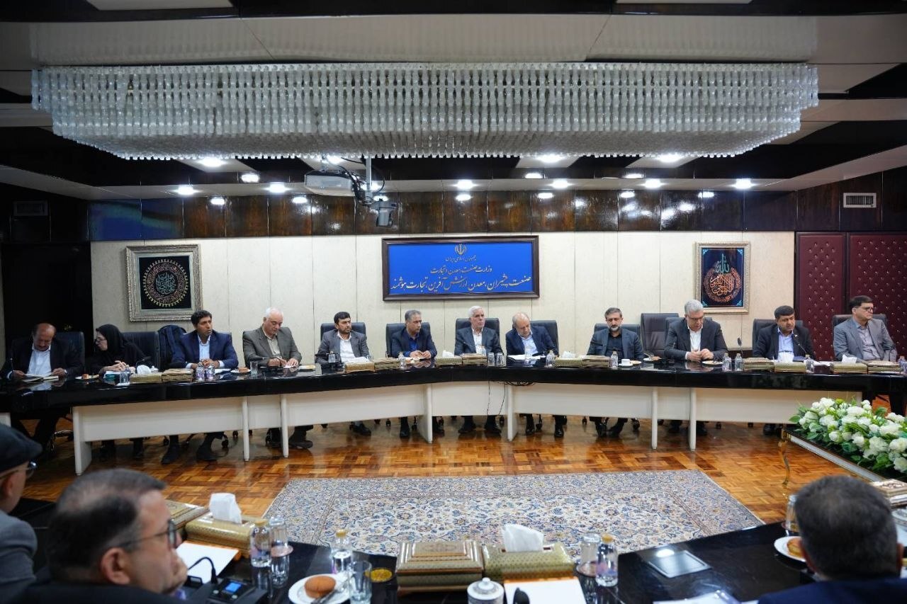 تقدیر معاون اجرایی رئیس‌جمهور از مجموعه وزارت صمت/ حمایت‌های گسترده دولت برای پشتیبانی از واحد‌های تولیدی آسیب‌دیده