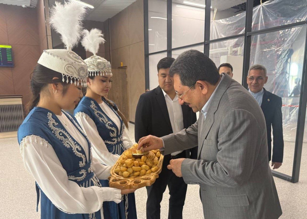 وزیر صنعت، معدن و تجارت وارد قرقیزستان شد
