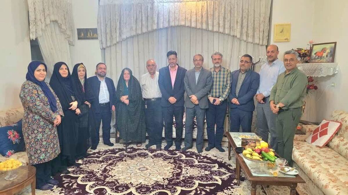 تقدیر شرکت ارفع از معلمان بازنشسته در آستانه روز معلم