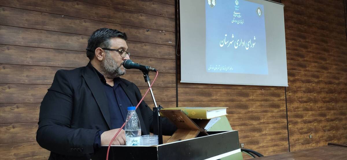 تاکید فرماندار اردستان بر راه‌اندازی کارخانه‌های فرآوری معدنی