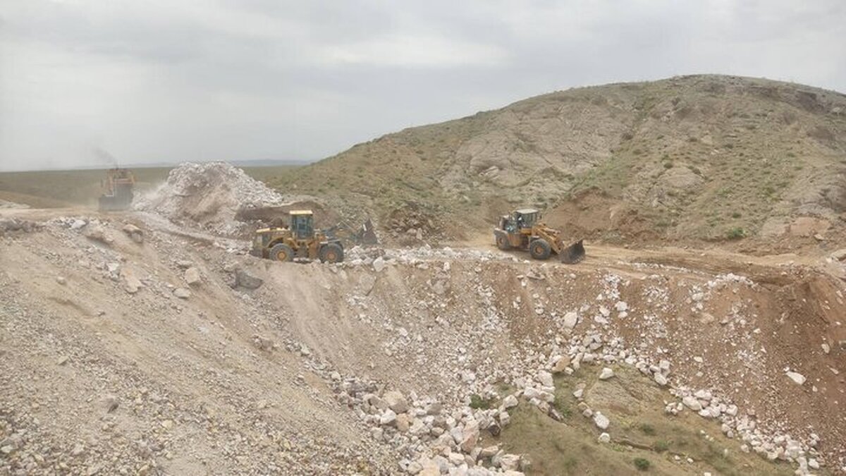 ۸۱ معدن فعال در اردستان؛ خام‌فروشی به دلیل نبود واحد‌های فرآوری