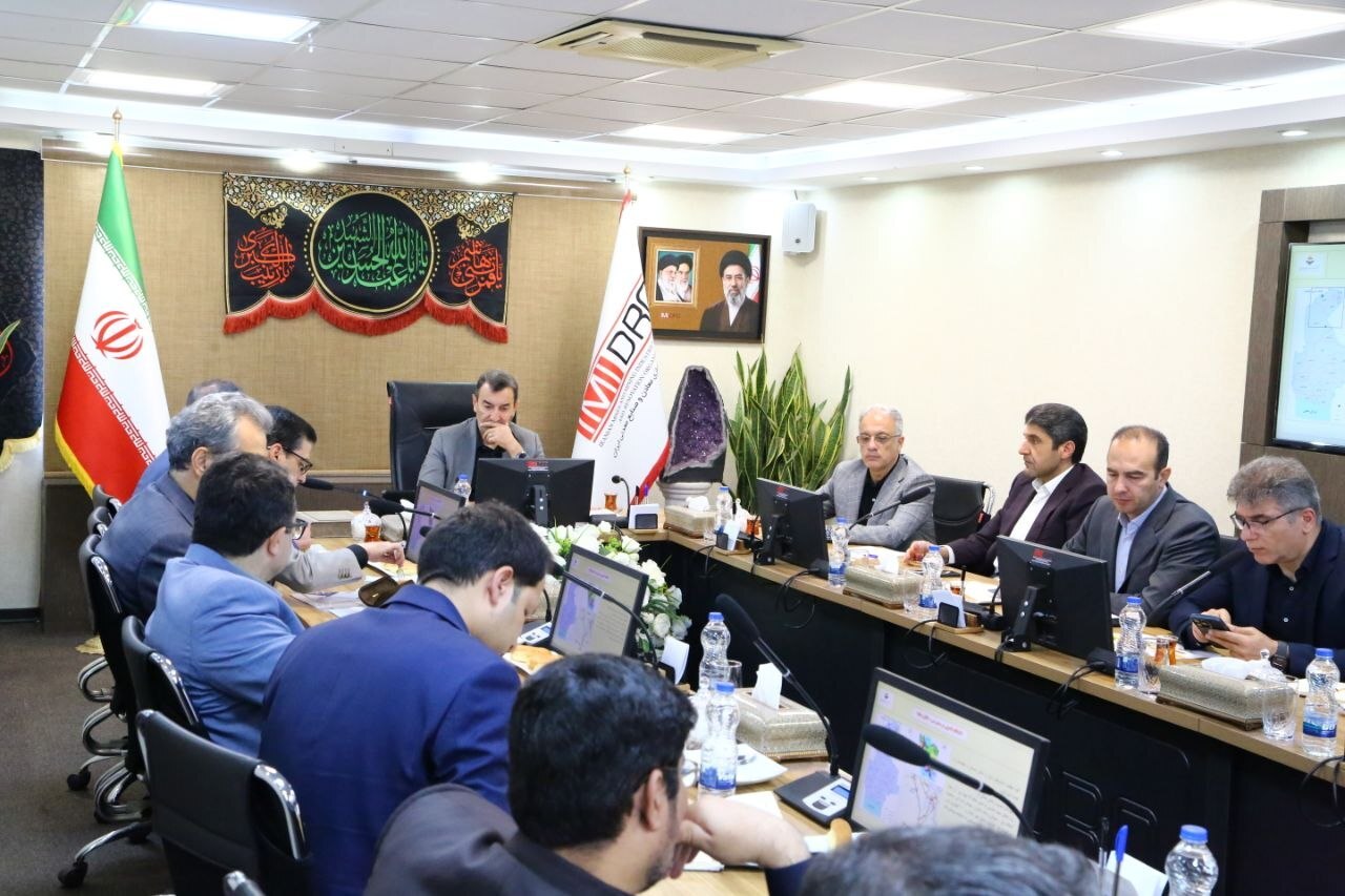 دستور معاون وزیر صمت برای تدوین استانداردهای اکتشاف و افزایش مشارکت بخش خصوصی/ سمیعینژاد نقشه راه اکتشاف را ابلاغ کرد؛ تکلیف شرکتها برای مشارکت بخش خصوصی و برنامه یک میلیون متر حفاری دستور معاون وزیر صمت برای تدوین استانداردهای اکتشاف و افزایش مشارکت بخش خصوصی/ سمیعینژاد نقشه راه اکتشاف را ابلاغ کرد؛ تکلیف شرکتها برای مشارکت بخش خصوصی و برنامه یک میلیون متر حفاری