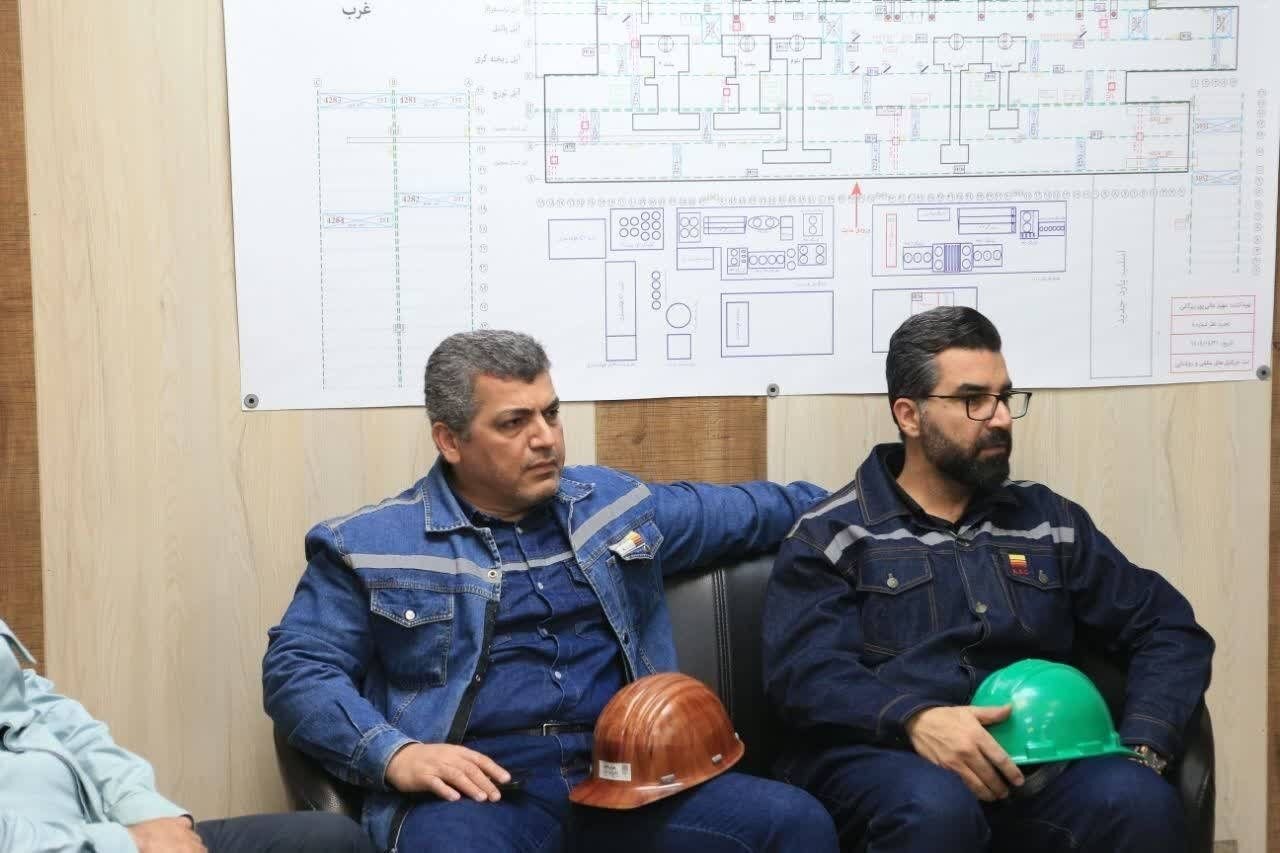 دیدار با کارکنان بخش فولادسازی، ریختهگری و دیسپاچینگ دیدار با کارکنان بخش فولادسازی، ریختهگری و دیسپاچینگ