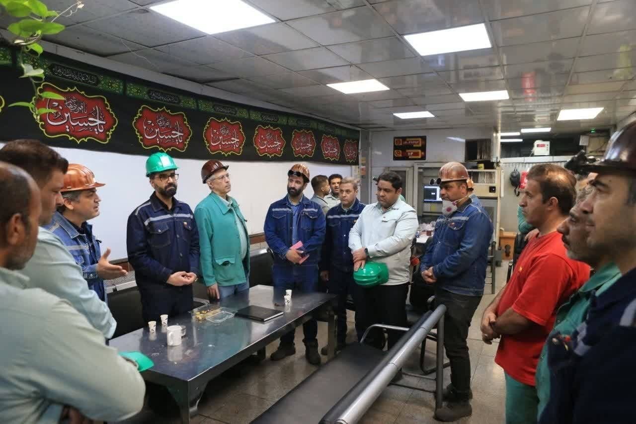 دیدار با کارکنان بخش فولادسازی، ریختهگری و دیسپاچینگ دیدار با کارکنان بخش فولادسازی، ریختهگری و دیسپاچینگ