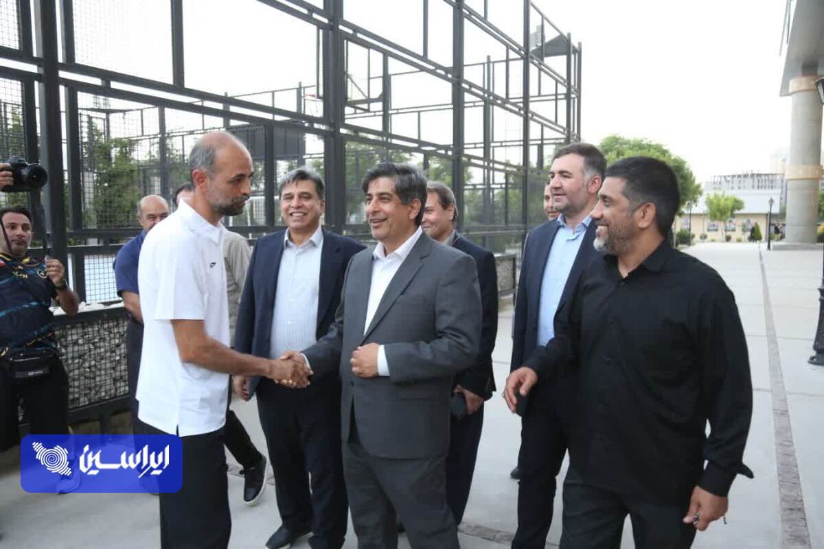 بازدید مدیرعامل گروه فولاد مبارکه از تمرین تیم فوتبال سپاهان
