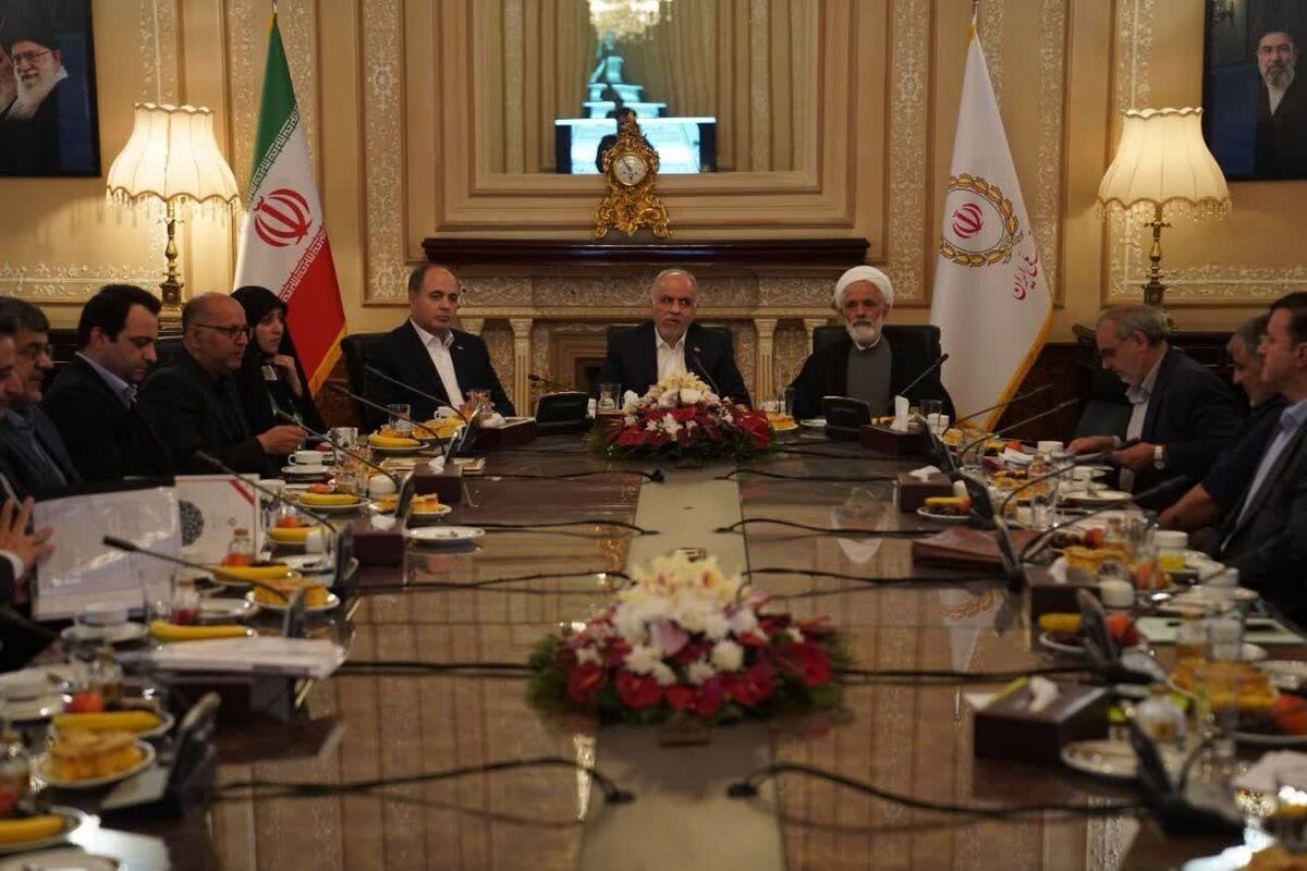 استاندار یزد از پیگیری اختصاص معدن برای تأمین مالی انتقال آب به استان خبر داد